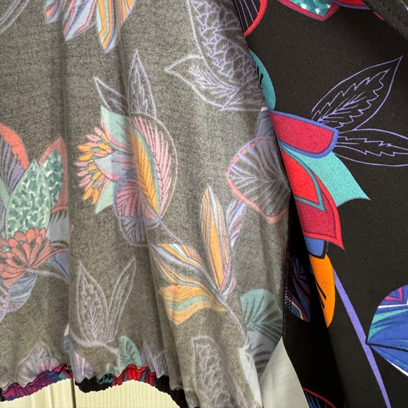Iman Multicolor Tropical Wrap Crop Top EUC Small Long Sleeve - Picture 13 of 15